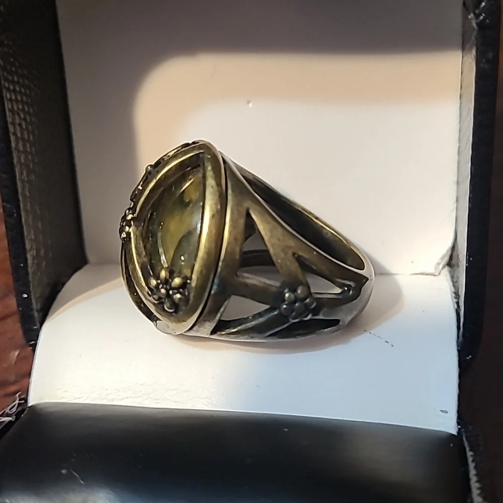 Peace sign brass ring - Picture 4 of 6